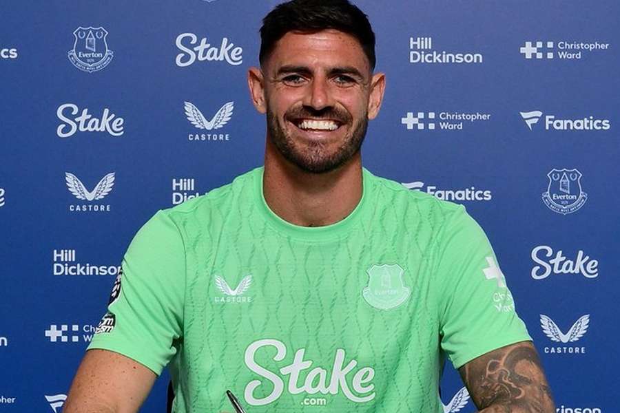 DONE DEAL: Everton land Wolves keeper King