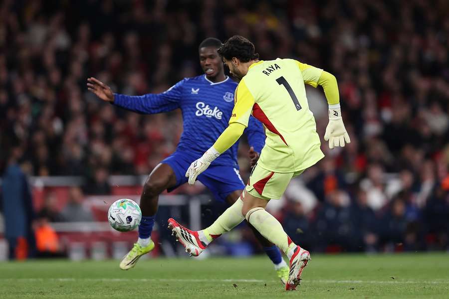 Thierno Barry em ação pelo Everton Thierno Barry em ação pelo Everton