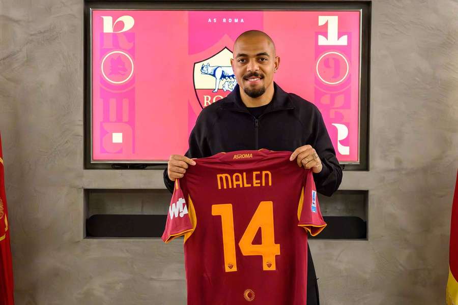 Donyell Malen, transferat definitiv de AS Roma de la Aston Villa