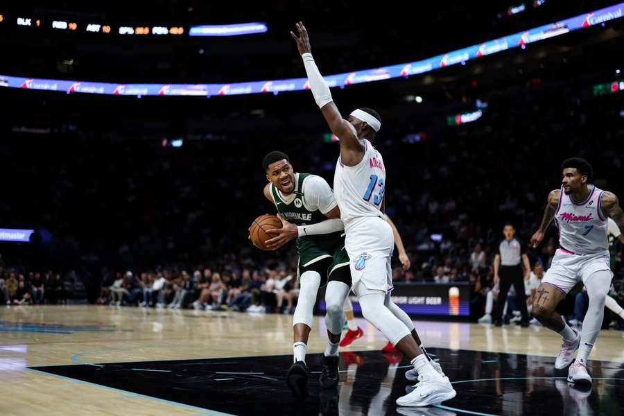 Antetokounmpo, el mejor del partido.