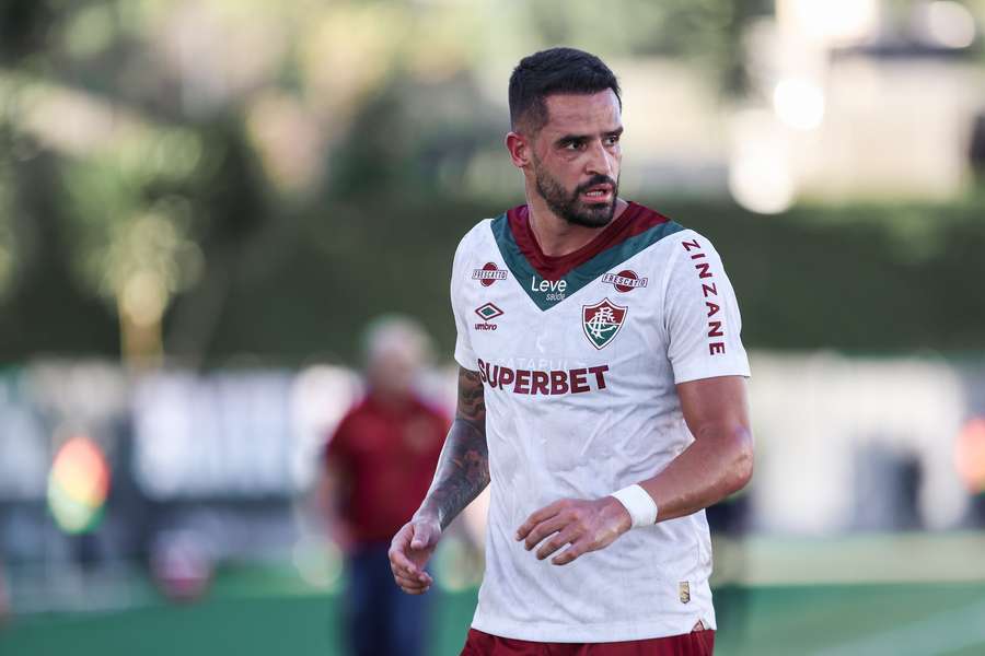 Renato Augusto deixou o jogo no início do segundo tempo Renato Augusto deixou o jogo no início do segundo tempo