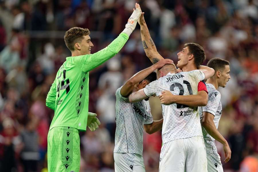 Důležitým mužem Viktorie byl v Ženevě i rakouský brankář Florian Wiegele.