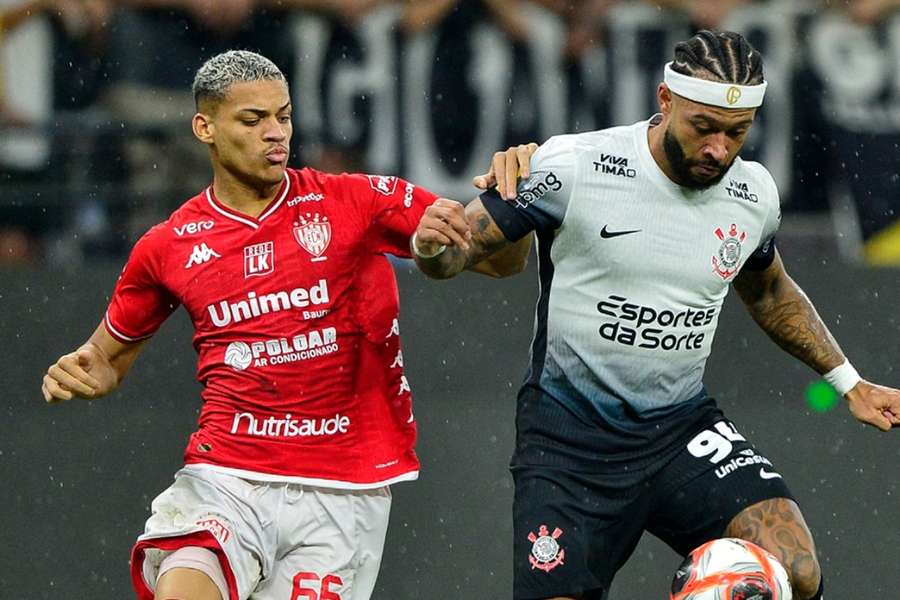 Memphis Depay ficou perto do seu primeiro gol em 2025 Memphis Depay ficou perto do seu primeiro gol em 2025