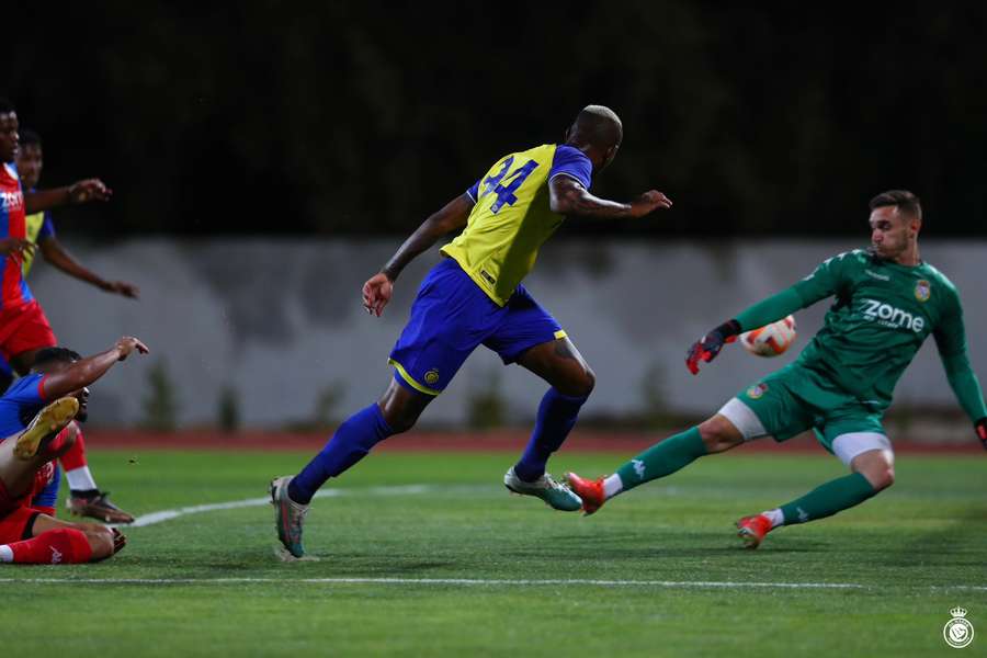 Talisca fez um golo e uma assistência na estreia de Luís Castro