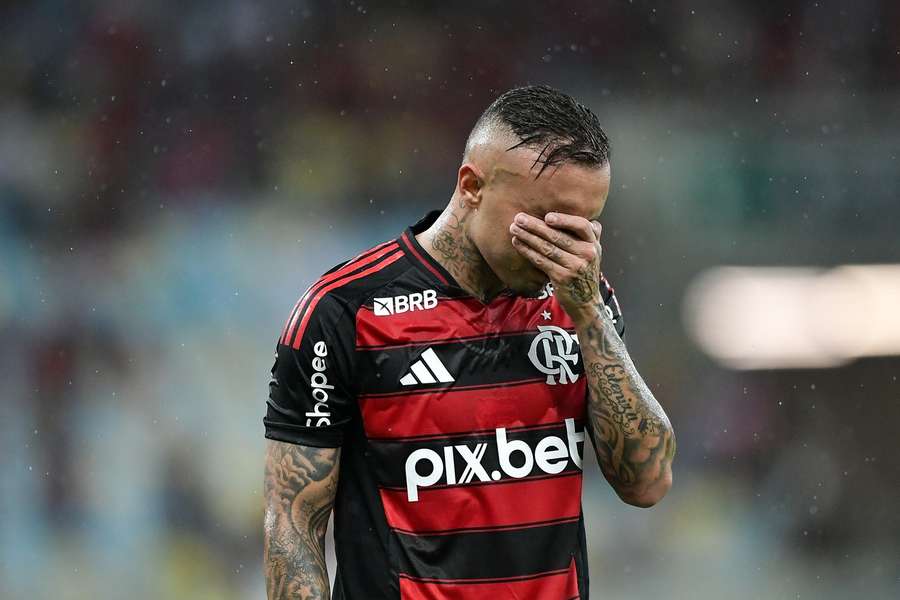 Everton Cebolinha se machucou em Flamengo x Maricá