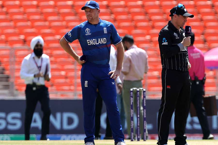 Buttler and Latham at the toss