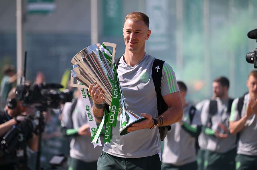 O guarda-redes do Celtic, Joe Hart, anunciou que se vai reformar no final da época