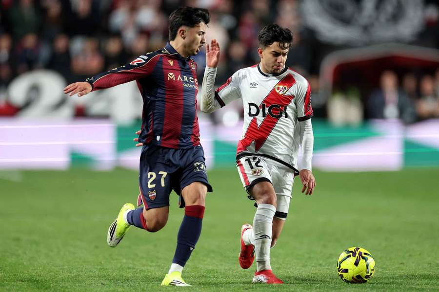 Vallecano zremisowało u siebie z Levante 1:1. Vallecano zremisowało u siebie z Levante 1:1.