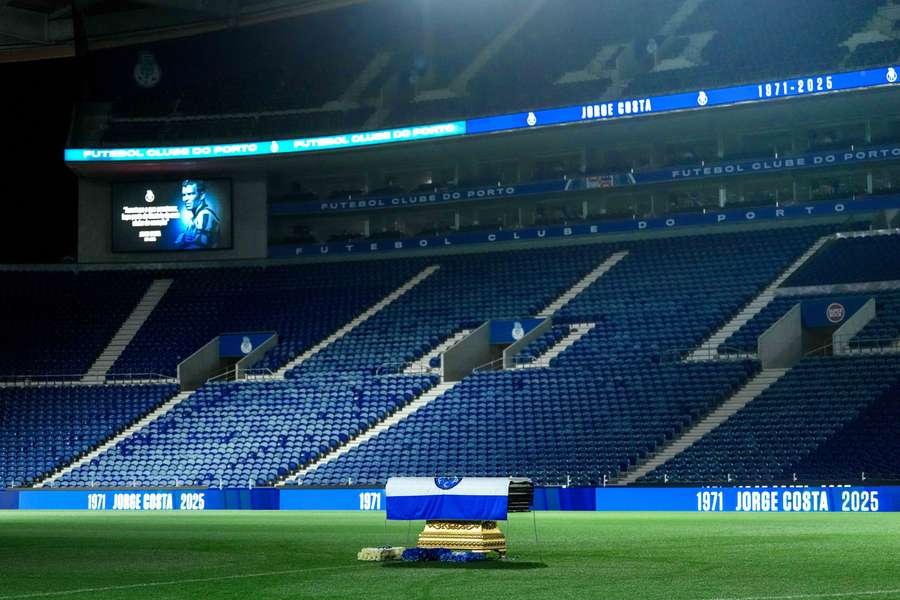 A urna de Jorge Costa no Estádio do Dragão