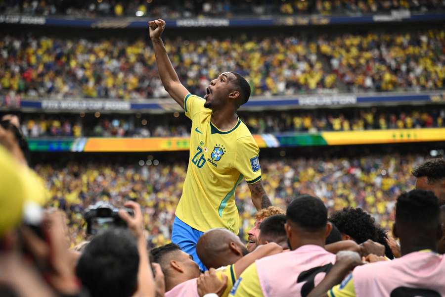 De surprise à titulaire : comment Rayan a conquis le Brésil d'Ancelotti De surprise à titulaire : comment Rayan a conquis le Brésil d'Ancelotti