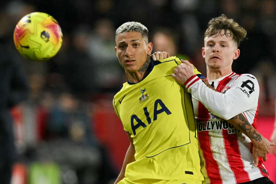 Tottenham, de Richarlison, abriu o ano sem vitórias