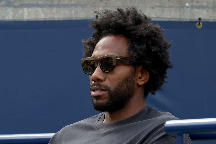 Kawhi Leonard ha renovado con los Raptors poco después de regresar a Toronto Kawhi Leonard ha renovado con los Raptors poco después de regresar a Toronto