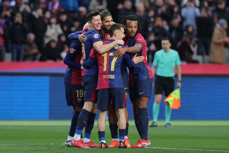 I giocatori del Barcellona fanno festa
