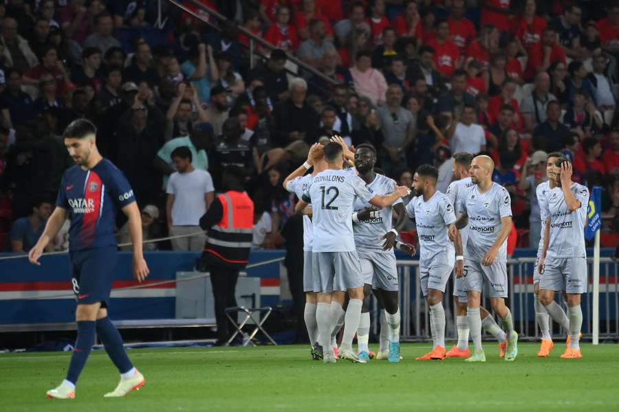 Clermont celebrate against PSG