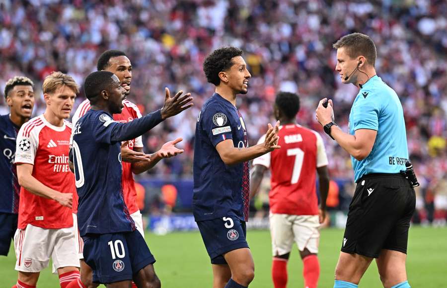 Daniel Siebert leitete das CL-Finale zwischen PSG & Arsenal