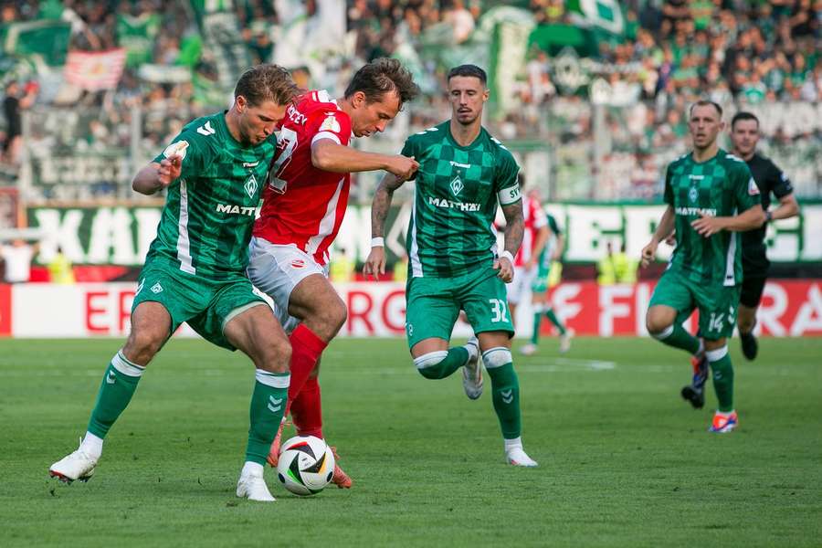 Werder Bremen, her i en kamp før den nye sæson mod Energie Cottbus.