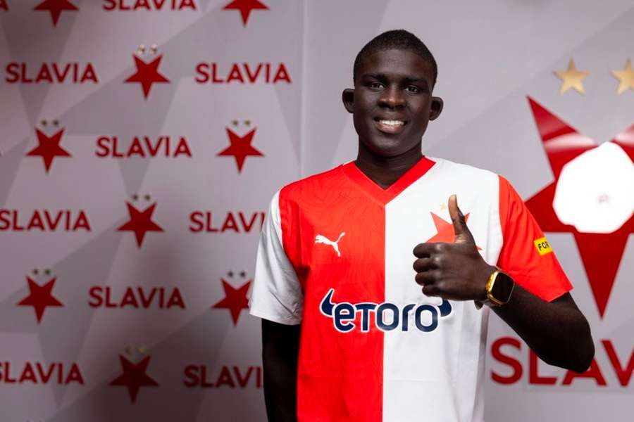 Slavia podepsala smlouvu s El Hadji Dioufem.