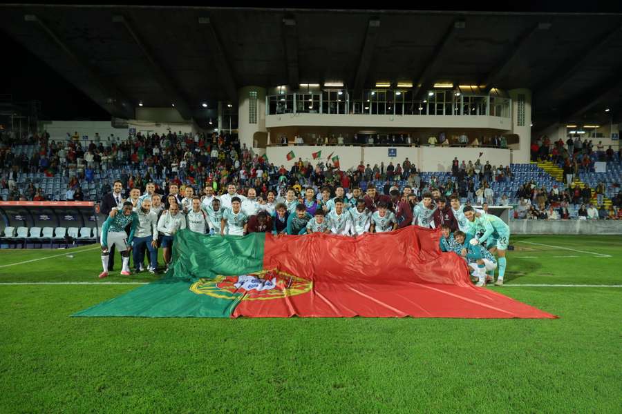 A festa portuguesa em Ponta Delgada após o apuramento para o Europeu sub-21 A festa portuguesa em Ponta Delgada após o apuramento para o Europeu sub-21