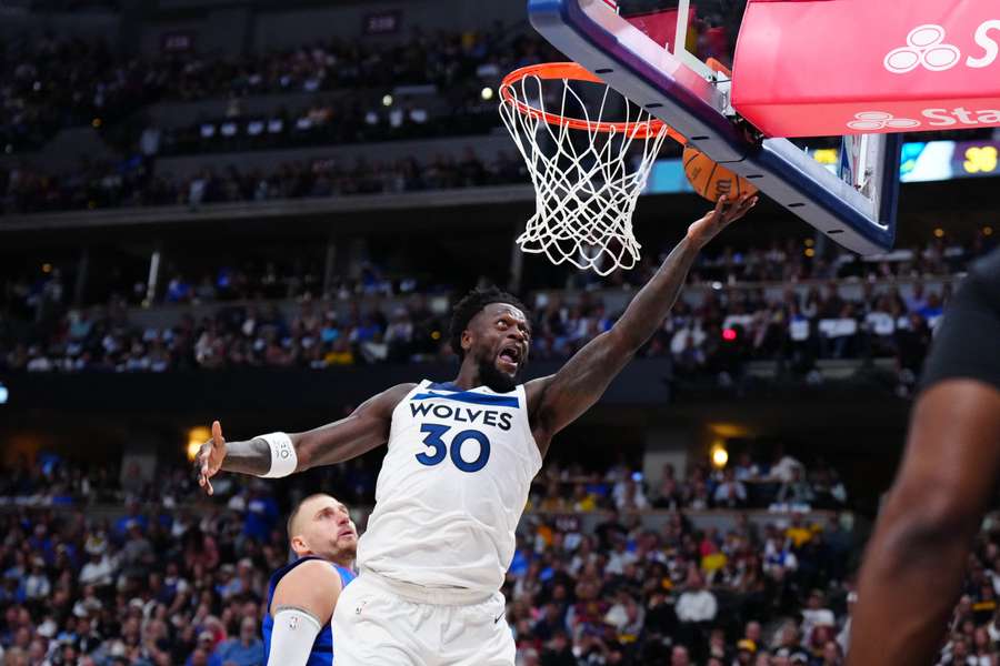 Randle počas duelu s Denverom.