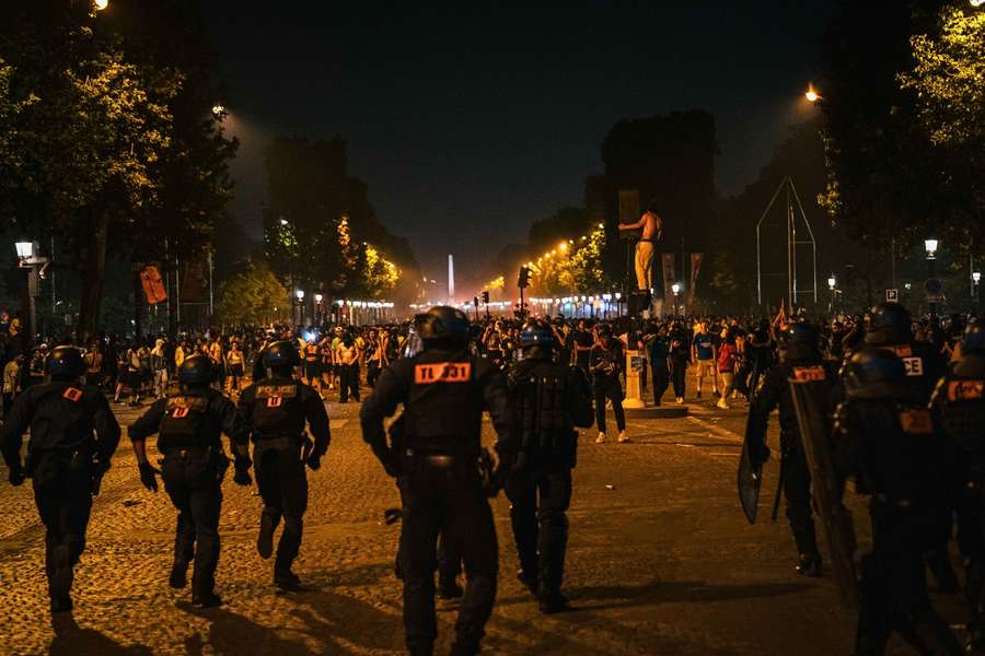 Revolte în Franța Revolte în Franța