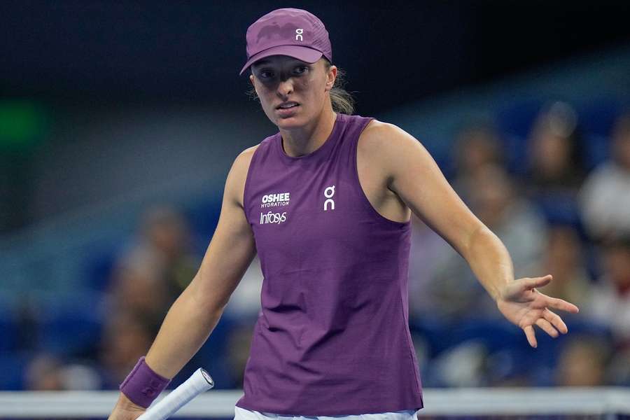 Iga Šwiateková na Masters ve Wuhanu překvapivě končí. Iga Šwiateková na Masters ve Wuhanu překvapivě končí.