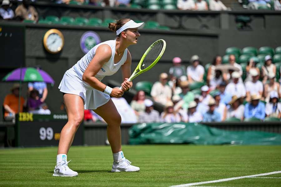 Barbora Krejčíková postoupila do druhého kola Wimbledonu.