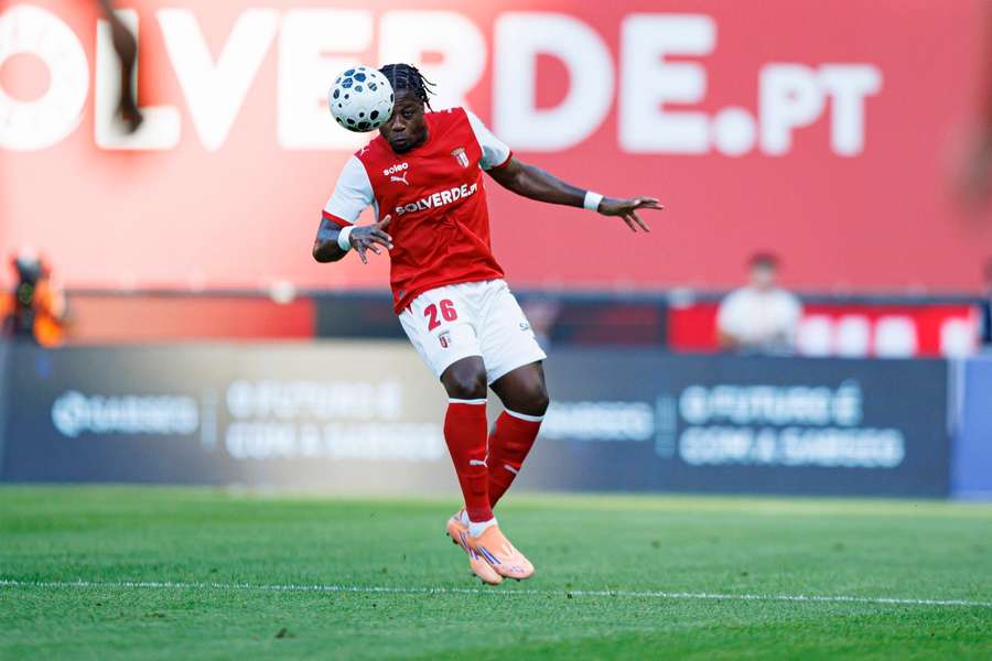 Arrey-Mbi lesionou-se frente ao Moreirense Arrey-Mbi lesionou-se frente ao Moreirense