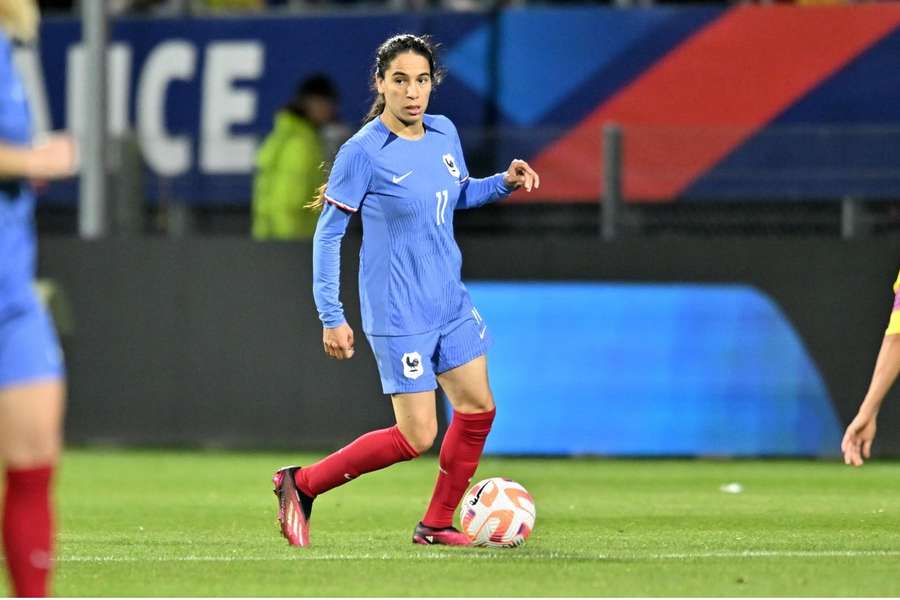 Amel Majri avec l'équipe de France.