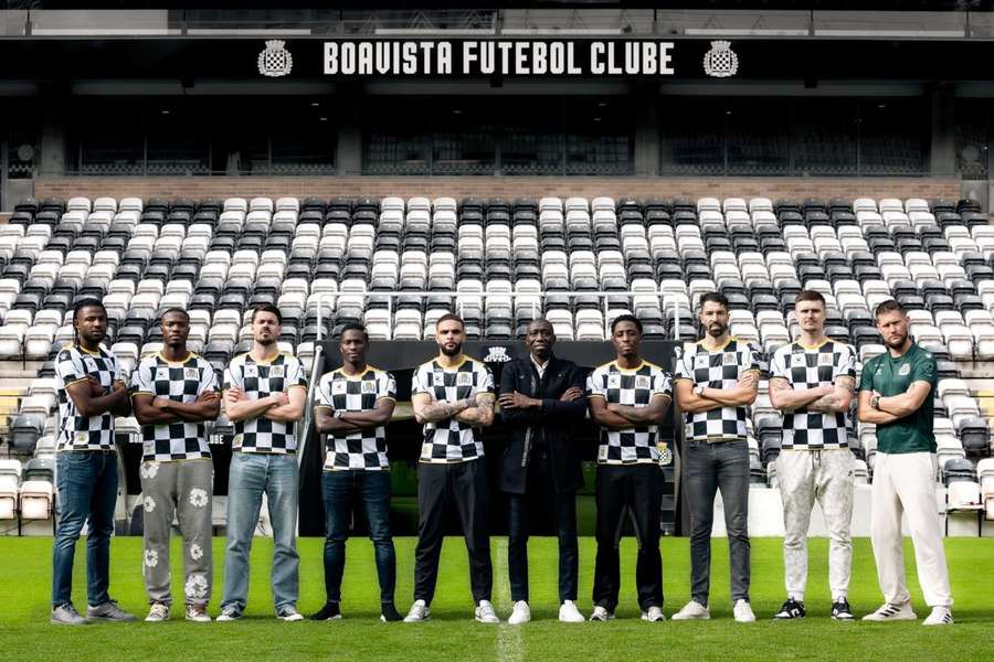 Boavista apresenta nove reforços: Steven Vitória e Lystov são as grandes novidades
