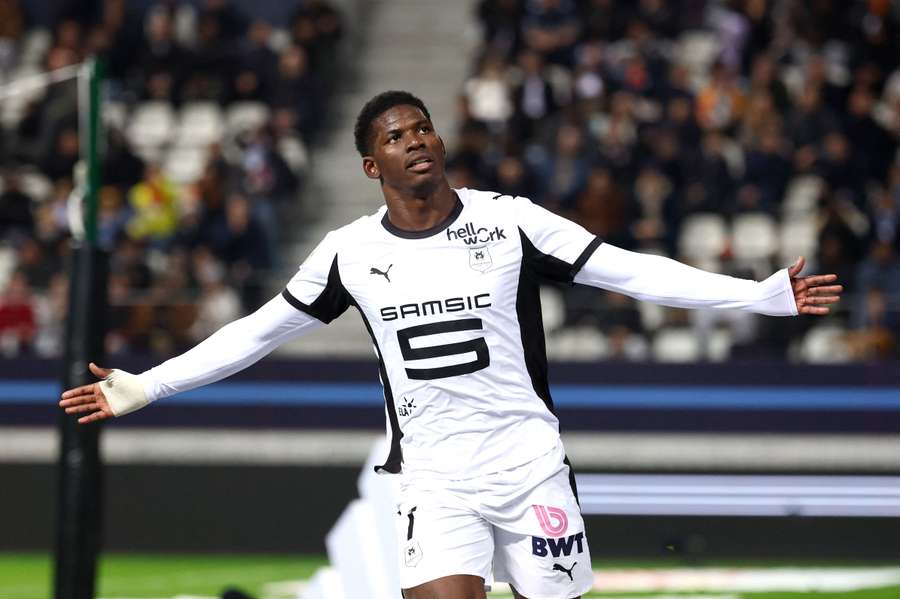Breel Embolo feiert den Siegtreffer für Rennes in Paris. Breel Embolo feiert den Siegtreffer für Rennes in Paris.