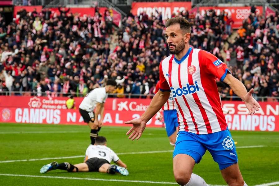 Stuani mostrou faro de gol para definir o jogo