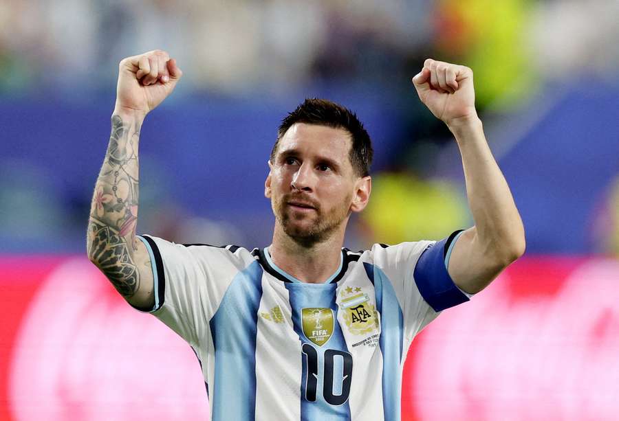 Lionel Messi marcou um belo gol contra Cabo Verde Lionel Messi marcou um belo gol contra Cabo Verde