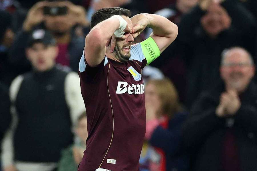 John McGinn z Aston Villi cieszy się po zdobyciu pierwszej bramki