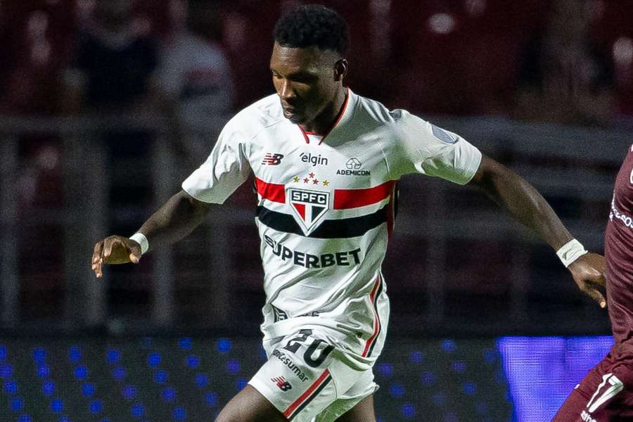 Buta ao serviço do São Paulo Buta ao serviço do São Paulo