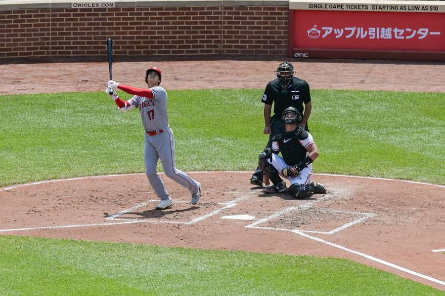 Stars homer in Angels' win over Orioles
