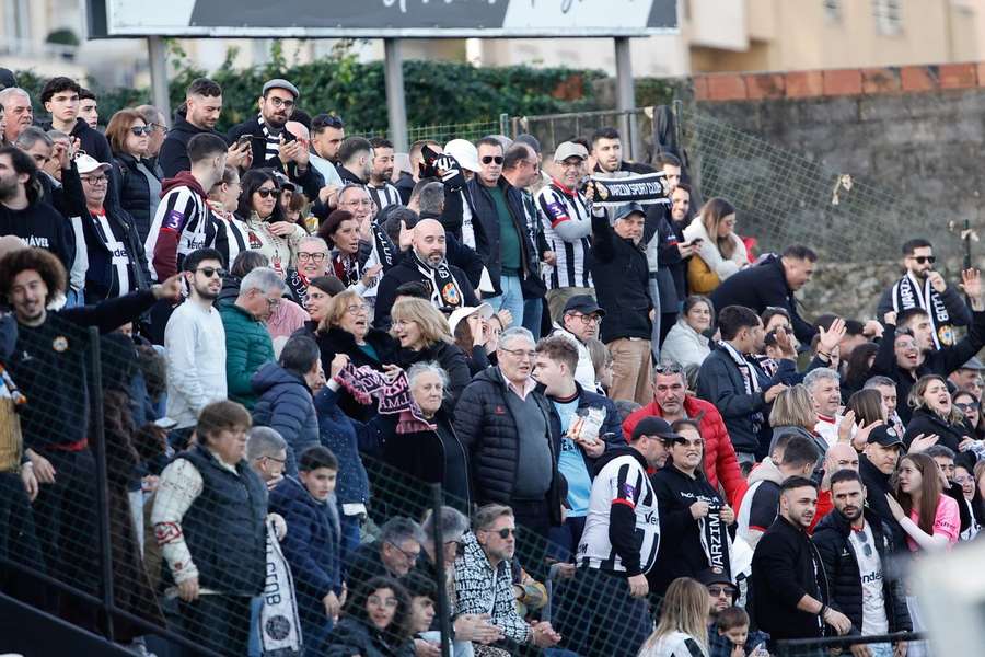 Adeptos do Varzim no apoio à equipa Adeptos do Varzim no apoio à equipa