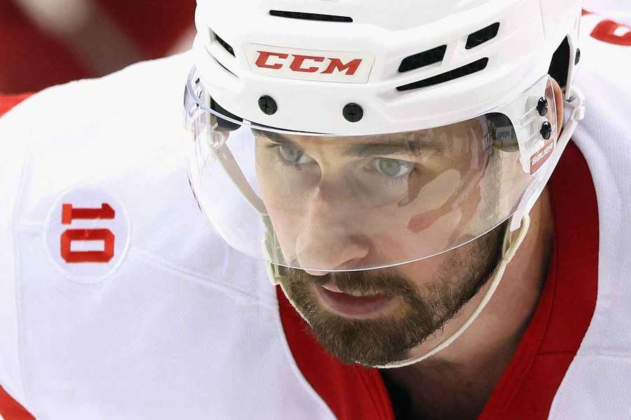 Dylan Larkin v dresu Detroitu. Dylan Larkin v dresu Detroitu.