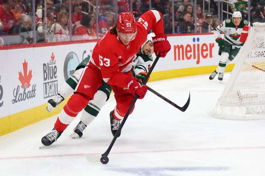 Moritz Seider am Puck