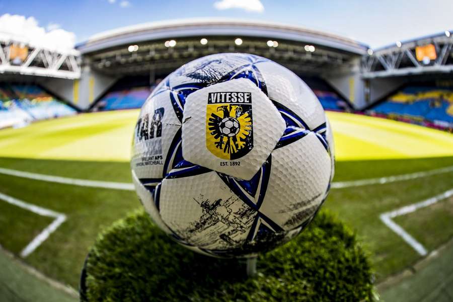 Speelt Vitesse volgend jaar nog betaald voetbal?