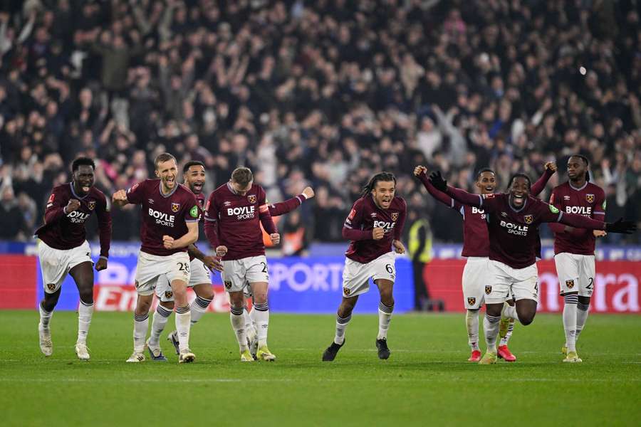West Ham slaví postup do čtvrtfinále.