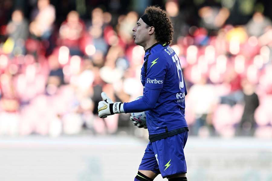 Memo Ochoa, nuevo portero del AVS