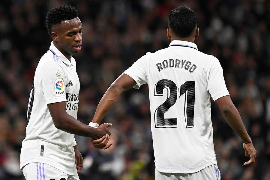 Vinicius y Rodrygo caminan de la mano