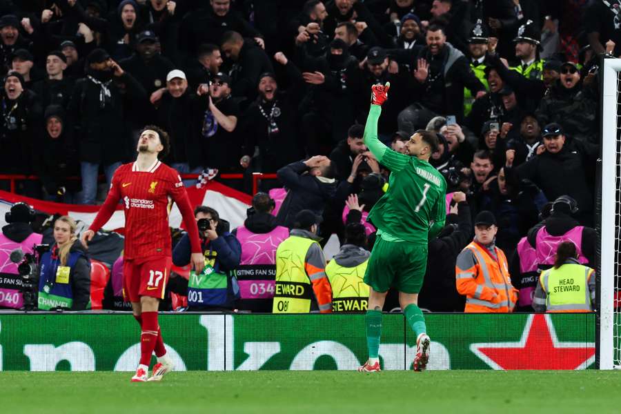 Le gardien du PSG Gianluigi Donnarumma célèbre son arrêt face au penalty de Curtis Jones lors du huitième de finale retour de Ligue des champions entre Liverpool et Paris, à Anfield, le 11 mars 2025.