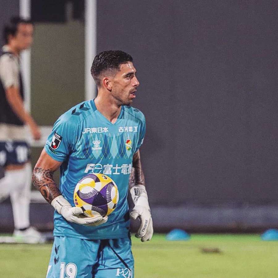 José Aurelio Suárez, con el balón en la mano