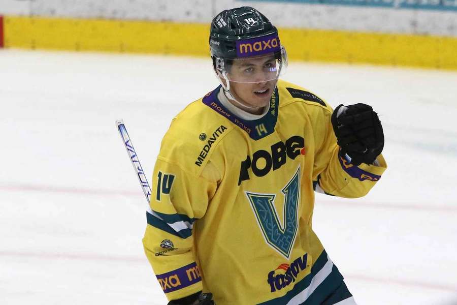 Vsetín dosáhl na 10. vítězství sezony. Vsetín dosáhl na 10. vítězství sezony.