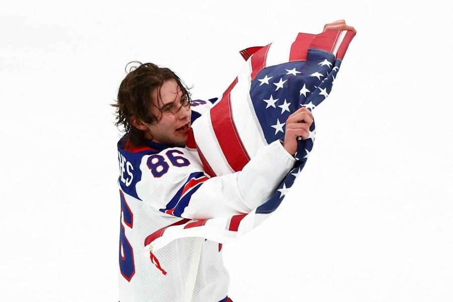 Hughes strelil víťazný gól v olympijskom finále.