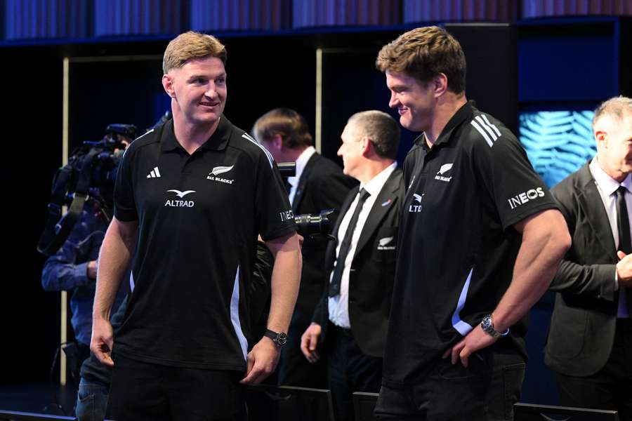 Jordie (l) and Scott Barrett both picked up injuries in Chicago