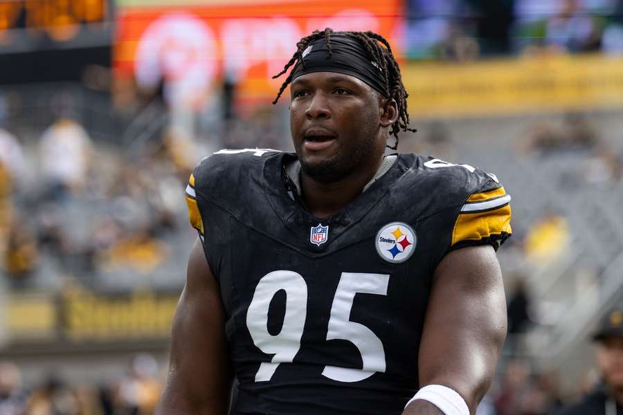 Steelers sign Keeanu Benton to contract extension Steelers sign Keeanu Benton to contract extension