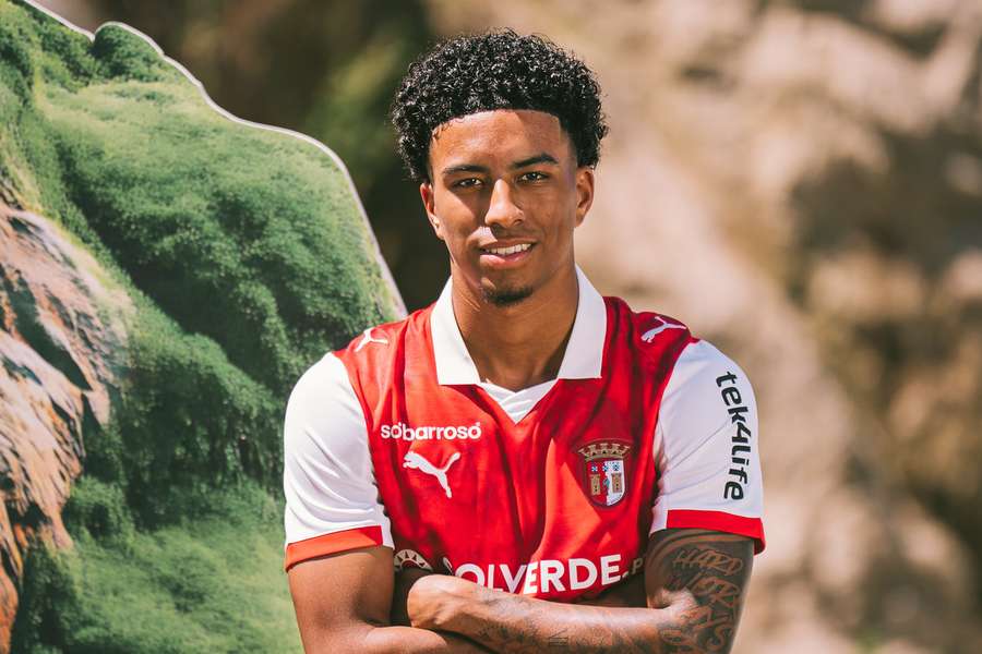 Kyanno Silva assinou por três épocas pelo SC Braga