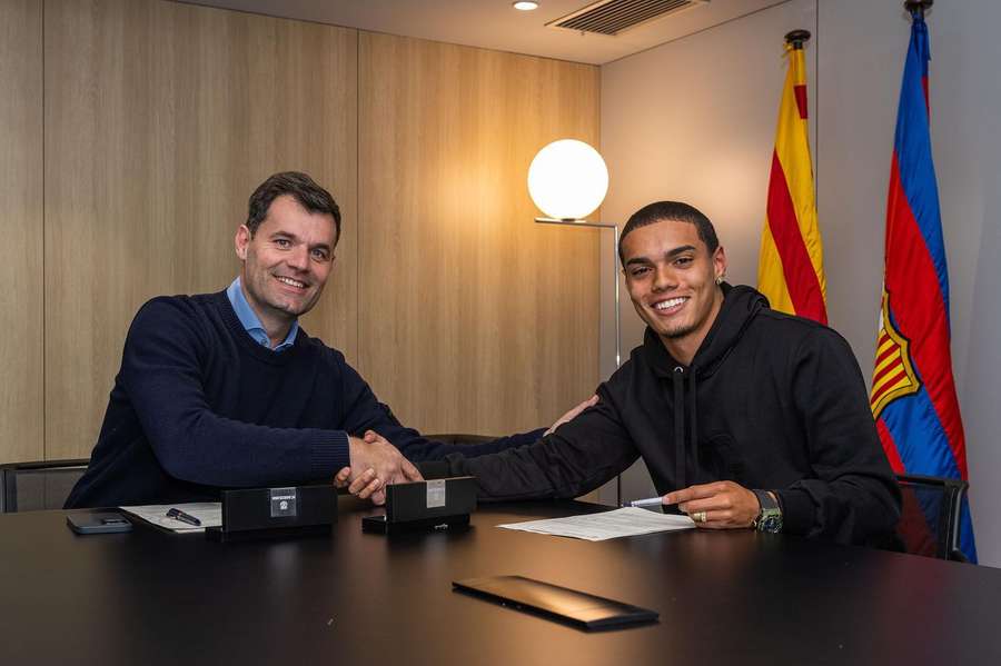 João Mendes assinou contrato com o Barcelona